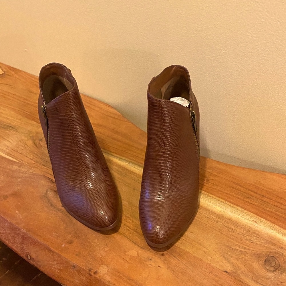 Elegant Brown Textured Ankle Booties